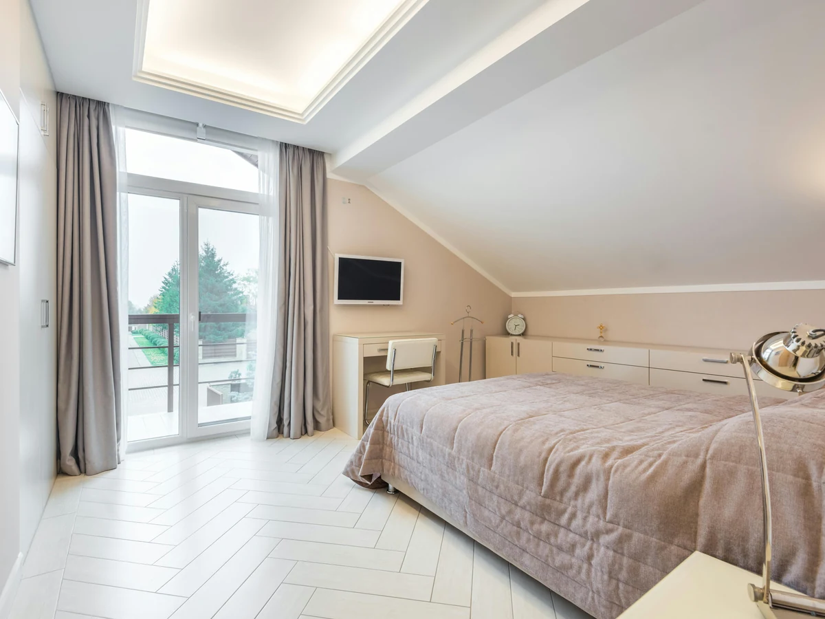 Bathroom painting in Derby - traditional Victorian bathroom painted by Derby Painters