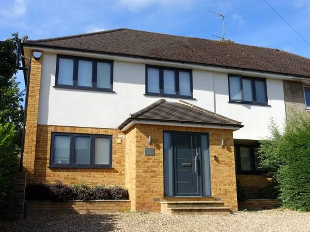 exterior-painting-1930s-semidetached-houses-derby-painters 1930s semi-detached houses with painted exterior in south Manchester