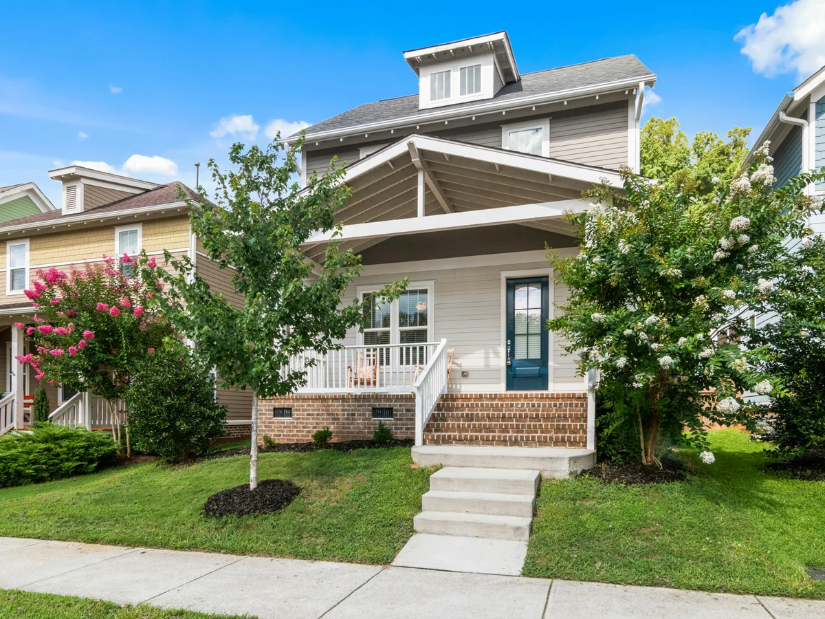 exterior-painting-ornate-white-victorian-derby-painters Ornate white Victorian property with professionally painted exterior