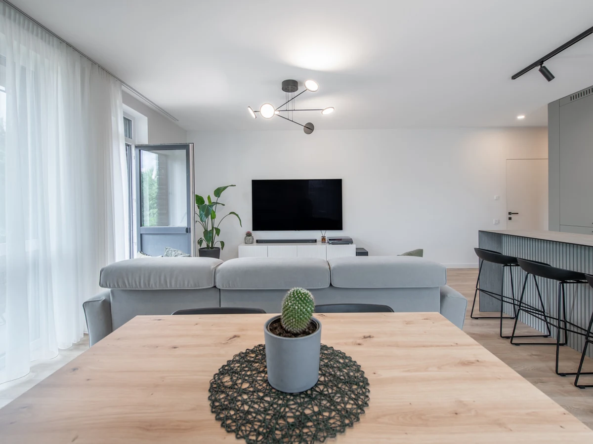 Bright neutral living room freshly painted by interior painters in Derby